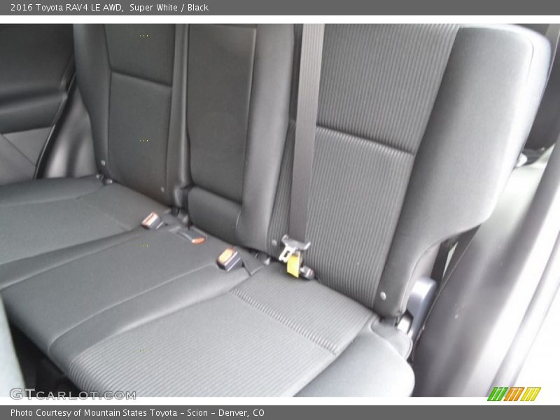 Super White / Black 2016 Toyota RAV4 LE AWD