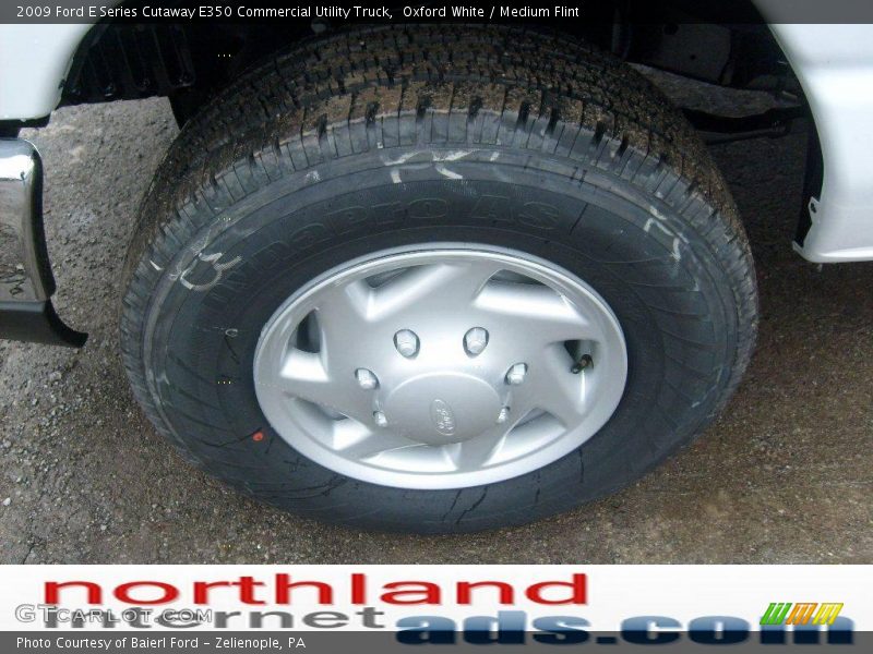 Oxford White / Medium Flint 2009 Ford E Series Cutaway E350 Commercial Utility Truck