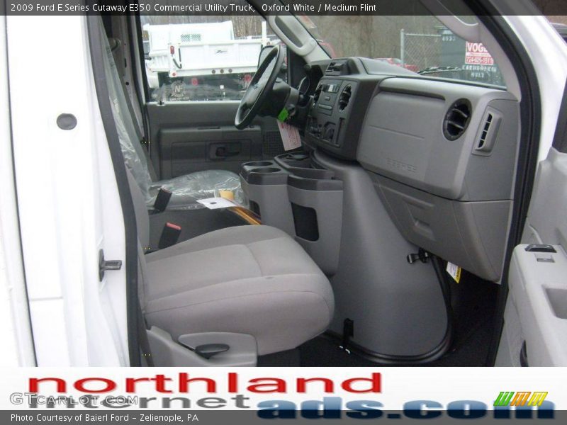 Oxford White / Medium Flint 2009 Ford E Series Cutaway E350 Commercial Utility Truck