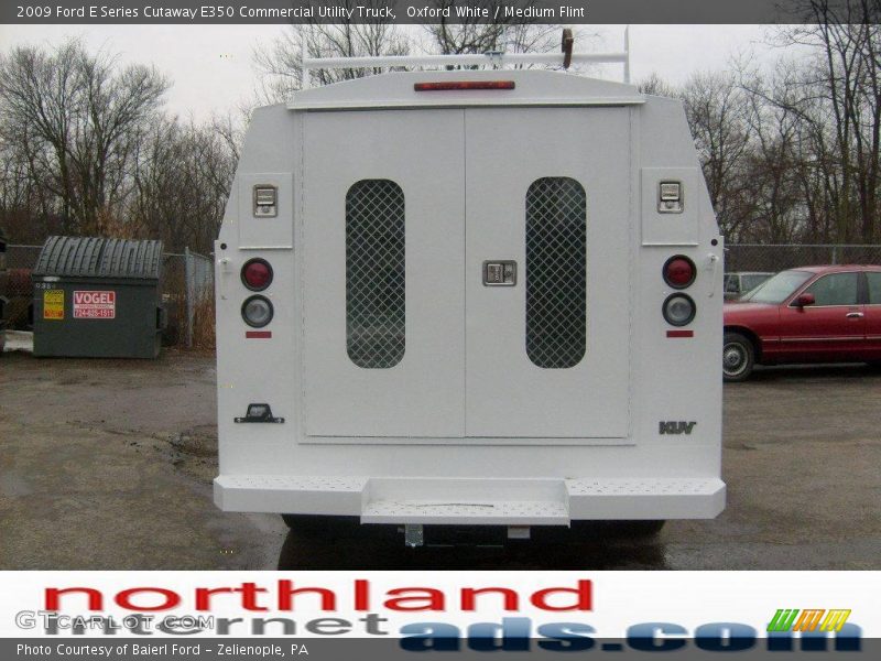 Oxford White / Medium Flint 2009 Ford E Series Cutaway E350 Commercial Utility Truck
