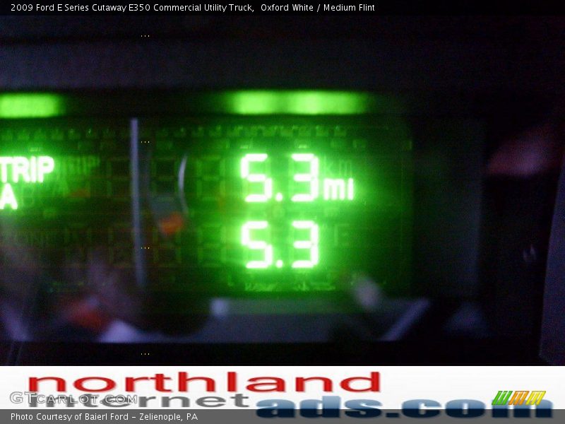 Oxford White / Medium Flint 2009 Ford E Series Cutaway E350 Commercial Utility Truck