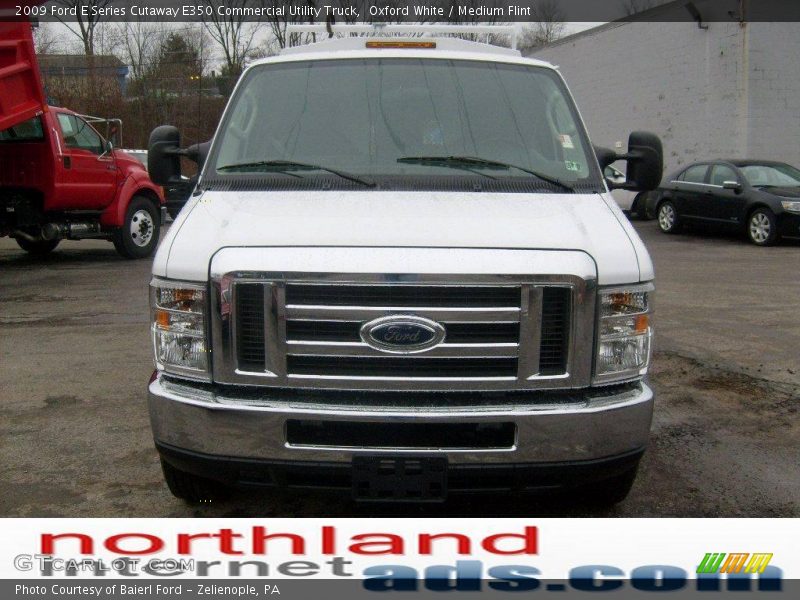 Oxford White / Medium Flint 2009 Ford E Series Cutaway E350 Commercial Utility Truck
