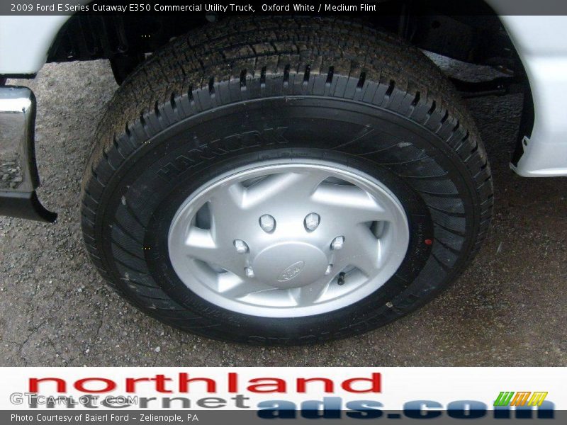 Oxford White / Medium Flint 2009 Ford E Series Cutaway E350 Commercial Utility Truck