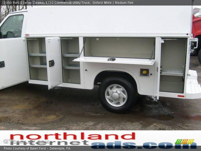 Oxford White / Medium Flint 2009 Ford E Series Cutaway E350 Commercial Utility Truck