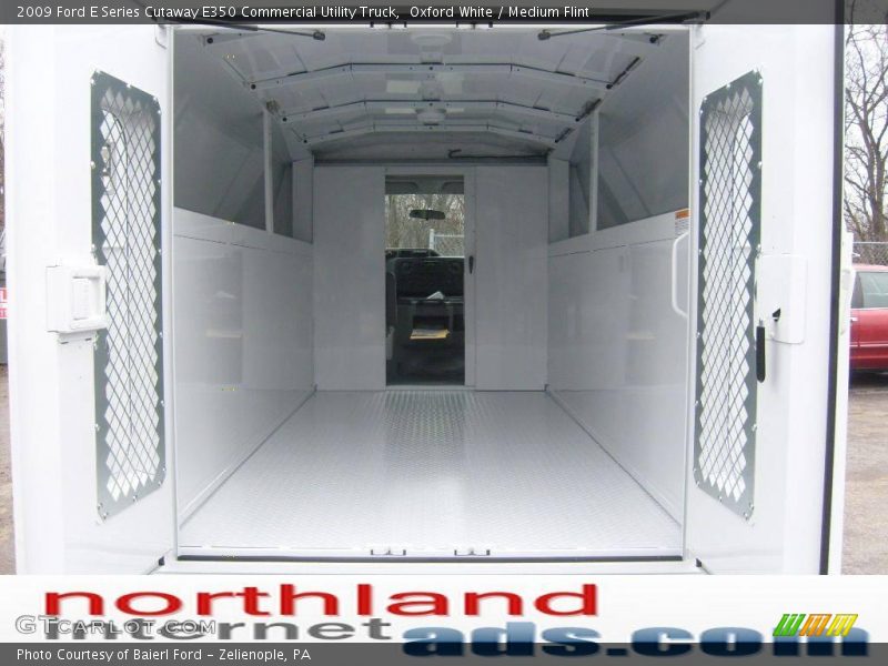 Oxford White / Medium Flint 2009 Ford E Series Cutaway E350 Commercial Utility Truck