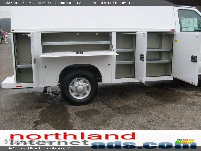 Oxford White / Medium Flint 2009 Ford E Series Cutaway E350 Commercial Utility Truck