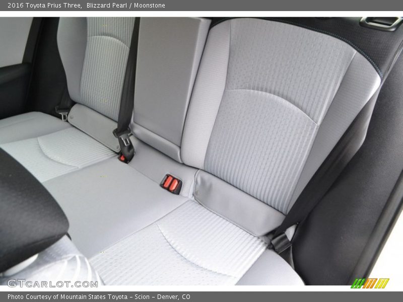 Blizzard Pearl / Moonstone 2016 Toyota Prius Three