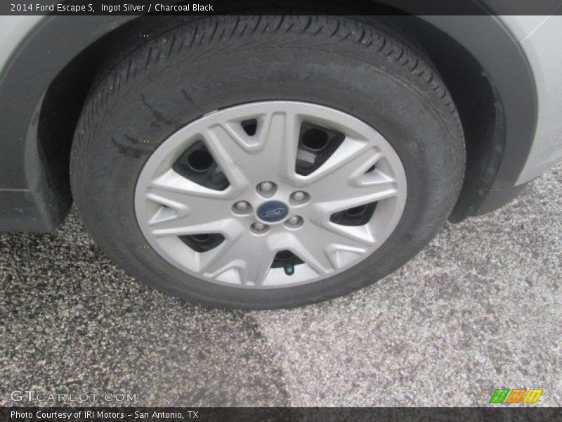 Ingot Silver / Charcoal Black 2014 Ford Escape S