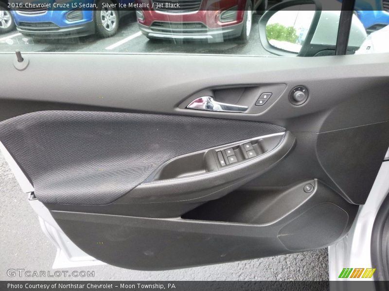 Silver Ice Metallic / Jet Black 2016 Chevrolet Cruze LS Sedan