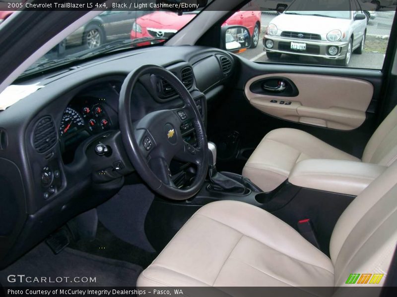 Black / Light Cashmere/Ebony 2005 Chevrolet TrailBlazer LS 4x4