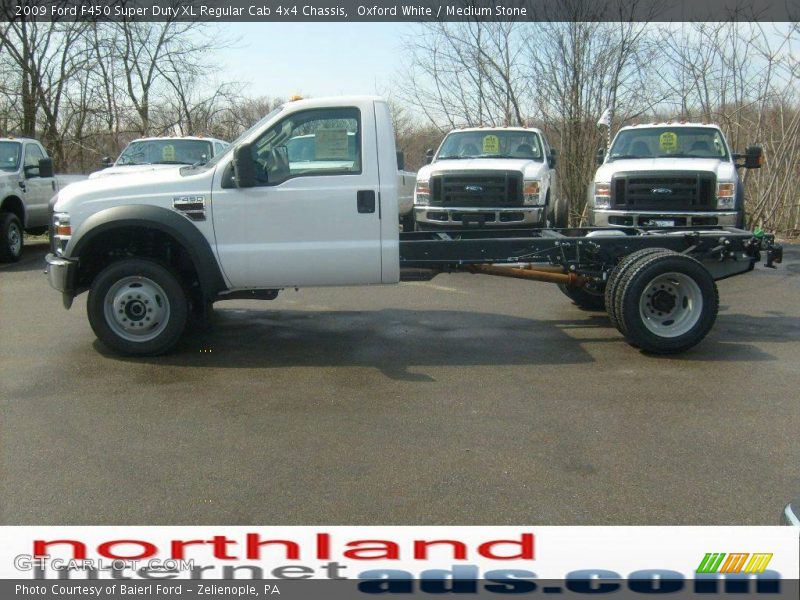 Oxford White / Medium Stone 2009 Ford F450 Super Duty XL Regular Cab 4x4 Chassis
