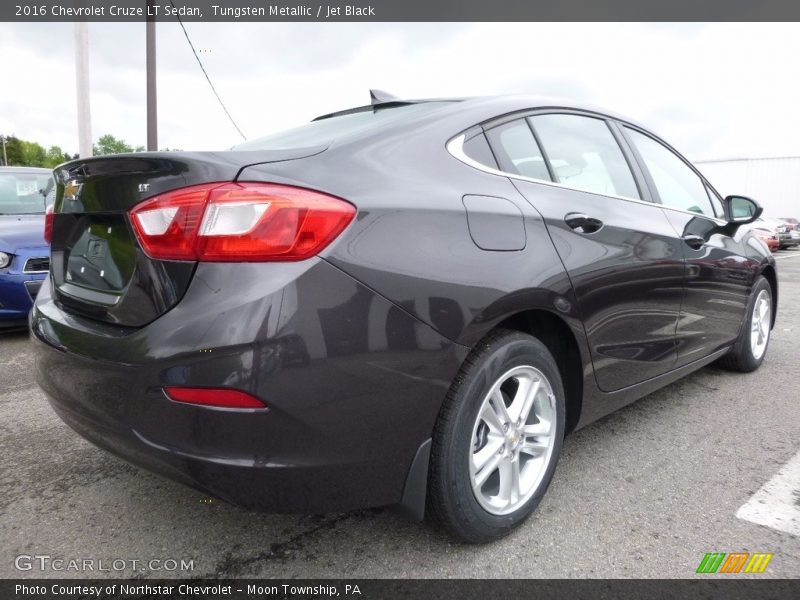 Tungsten Metallic / Jet Black 2016 Chevrolet Cruze LT Sedan