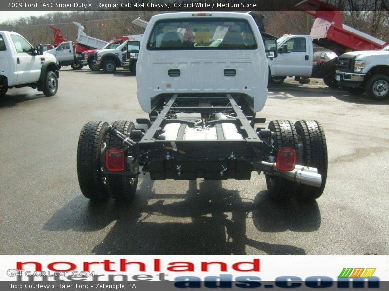 Oxford White / Medium Stone 2009 Ford F450 Super Duty XL Regular Cab 4x4 Chassis