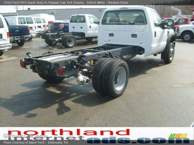 Oxford White / Medium Stone 2009 Ford F450 Super Duty XL Regular Cab 4x4 Chassis