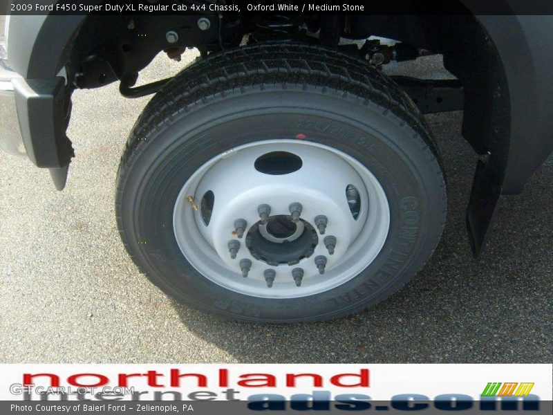 Oxford White / Medium Stone 2009 Ford F450 Super Duty XL Regular Cab 4x4 Chassis