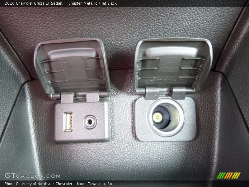 Tungsten Metallic / Jet Black 2016 Chevrolet Cruze LT Sedan