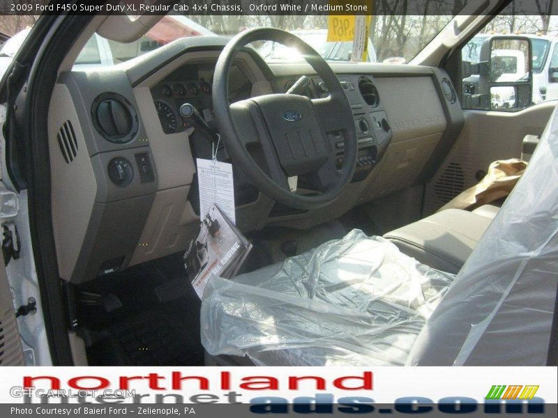Oxford White / Medium Stone 2009 Ford F450 Super Duty XL Regular Cab 4x4 Chassis