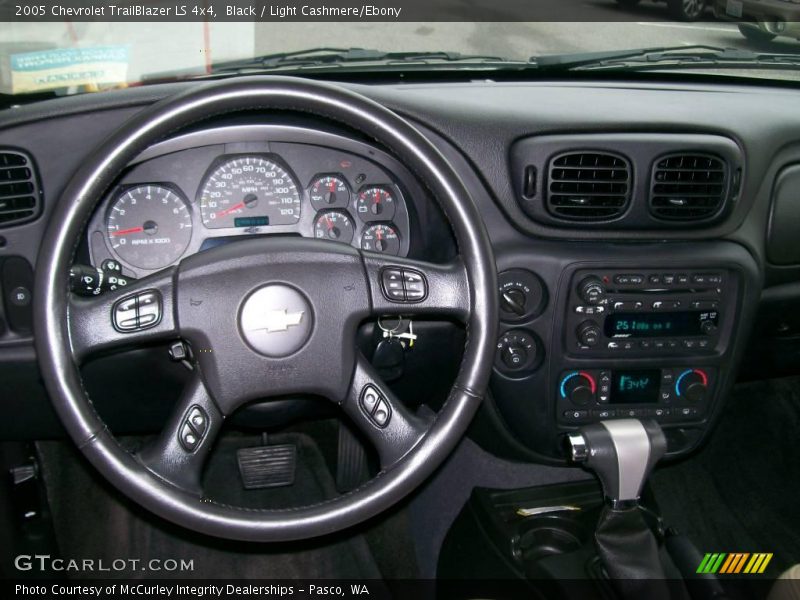 Black / Light Cashmere/Ebony 2005 Chevrolet TrailBlazer LS 4x4