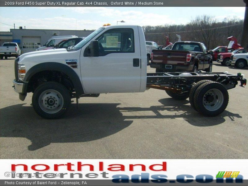 Oxford White / Medium Stone 2009 Ford F450 Super Duty XL Regular Cab 4x4 Chassis