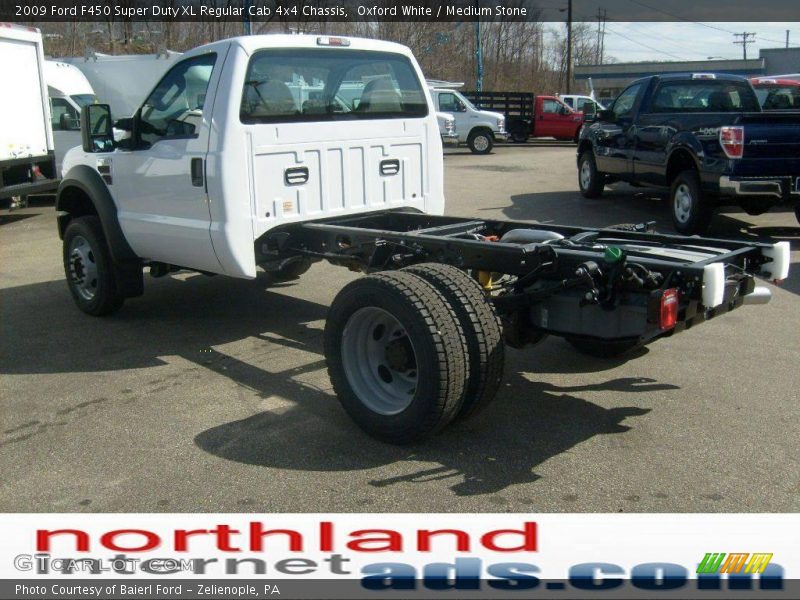 Oxford White / Medium Stone 2009 Ford F450 Super Duty XL Regular Cab 4x4 Chassis