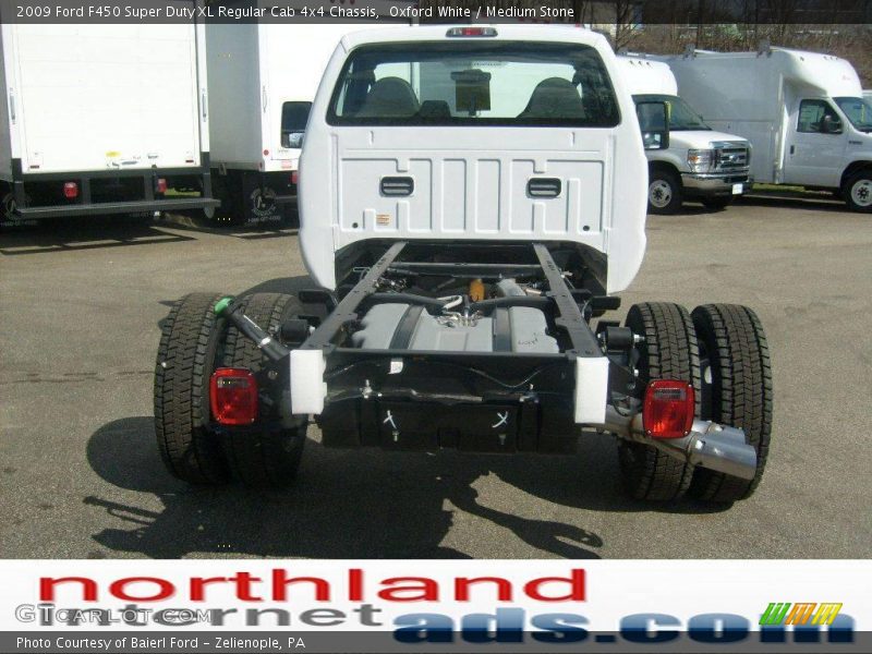 Oxford White / Medium Stone 2009 Ford F450 Super Duty XL Regular Cab 4x4 Chassis