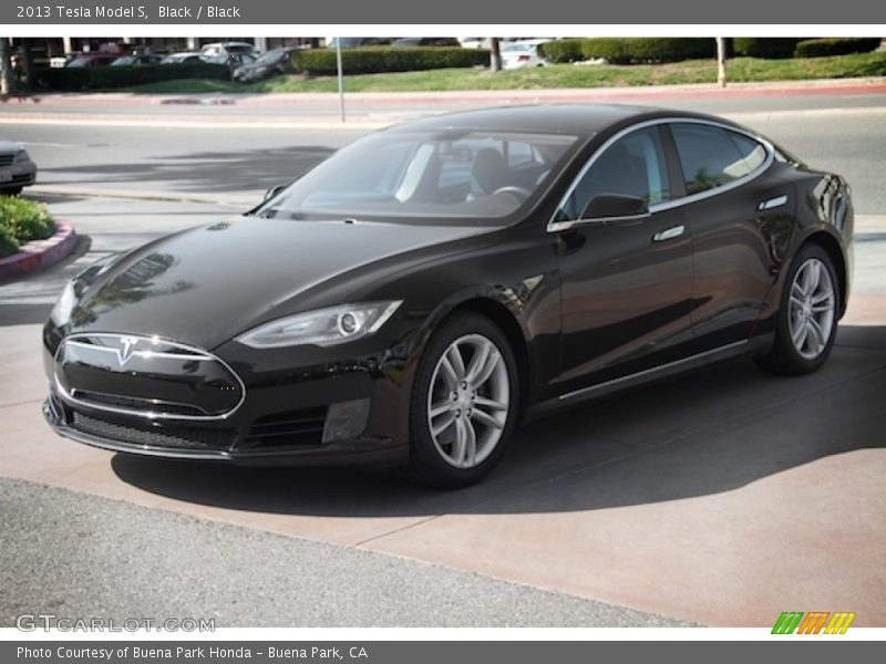Front 3/4 View of 2013 Model S 