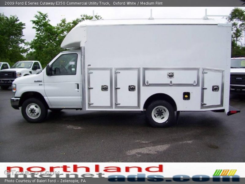 Oxford White / Medium Flint 2009 Ford E Series Cutaway E350 Commercial Utility Truck