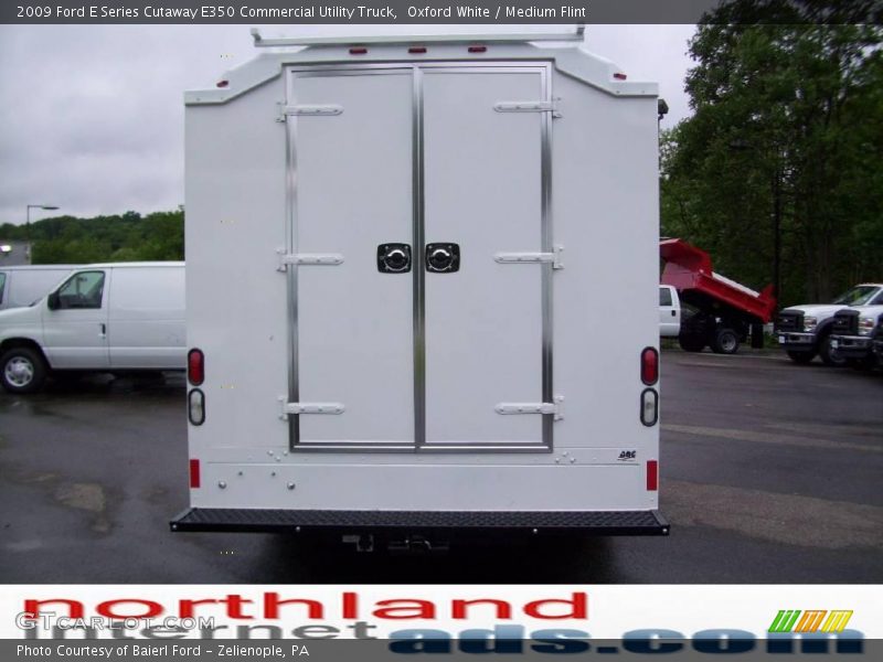 Oxford White / Medium Flint 2009 Ford E Series Cutaway E350 Commercial Utility Truck