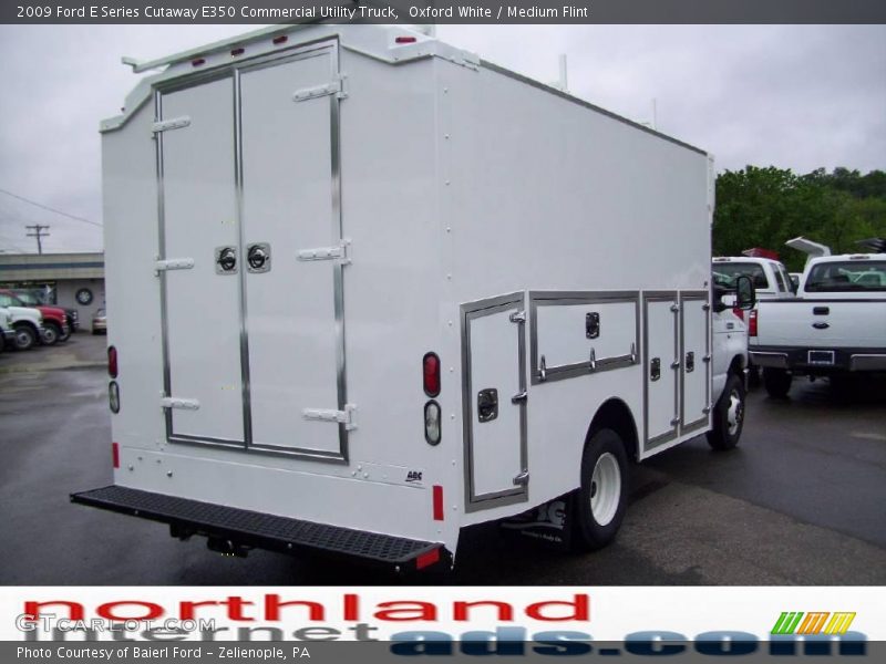 Oxford White / Medium Flint 2009 Ford E Series Cutaway E350 Commercial Utility Truck