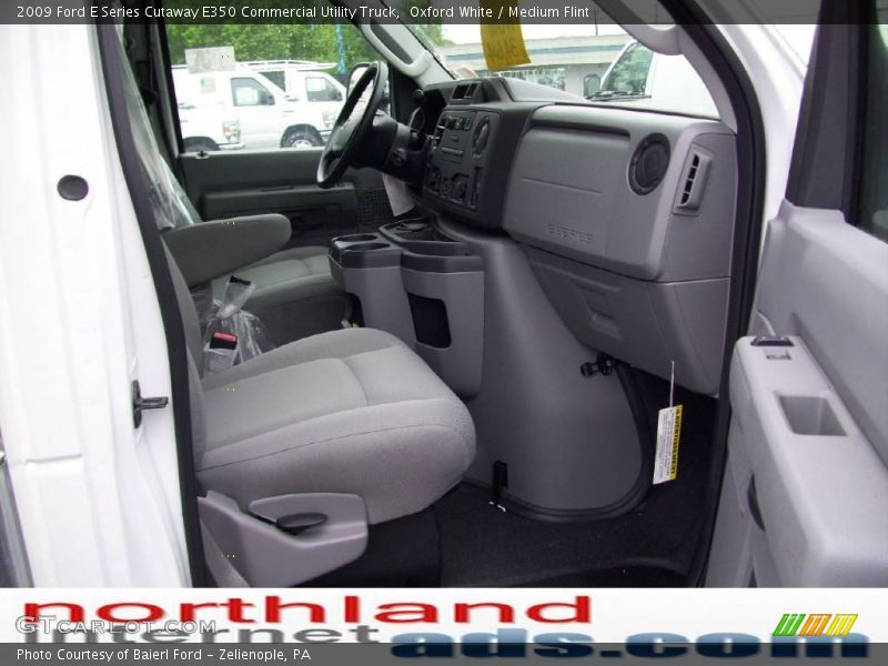 Oxford White / Medium Flint 2009 Ford E Series Cutaway E350 Commercial Utility Truck