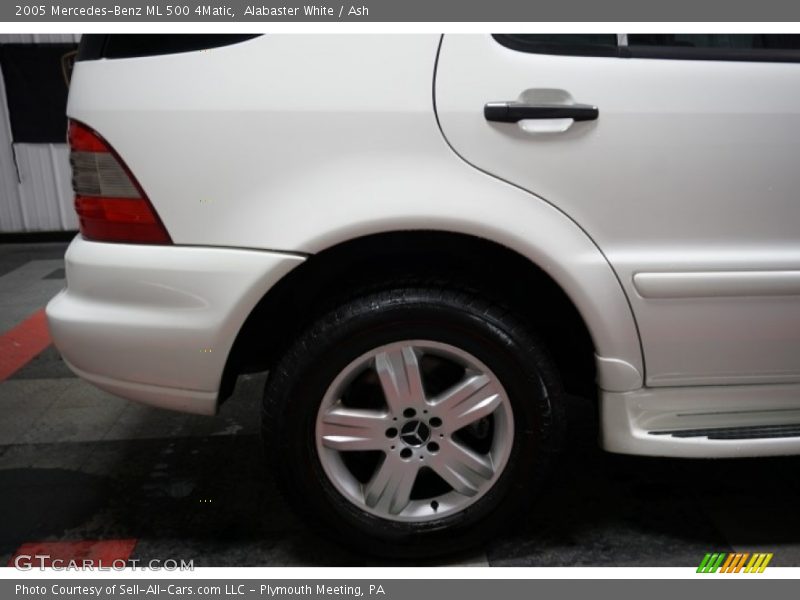 Alabaster White / Ash 2005 Mercedes-Benz ML 500 4Matic