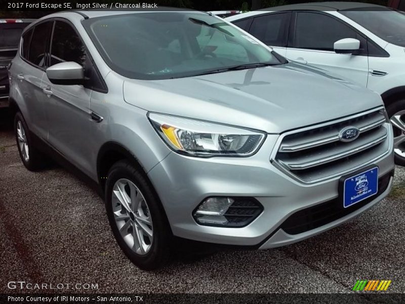 Ingot Silver / Charcoal Black 2017 Ford Escape SE