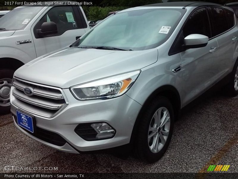 Ingot Silver / Charcoal Black 2017 Ford Escape SE