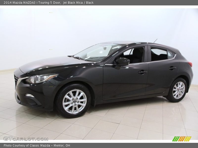 Front 3/4 View of 2014 MAZDA3 i Touring 5 Door