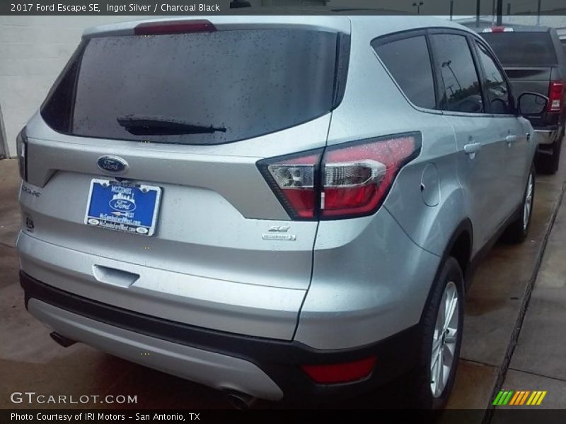 Ingot Silver / Charcoal Black 2017 Ford Escape SE