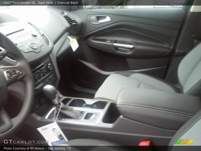 Ingot Silver / Charcoal Black 2017 Ford Escape SE