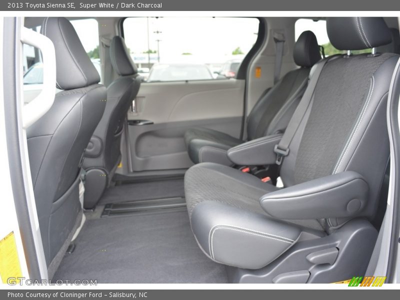 Super White / Dark Charcoal 2013 Toyota Sienna SE