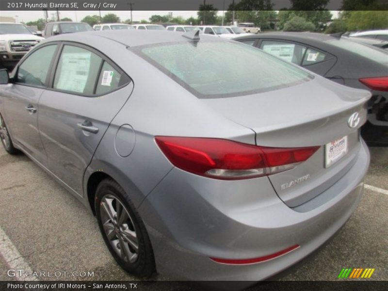 Gray / Gray 2017 Hyundai Elantra SE