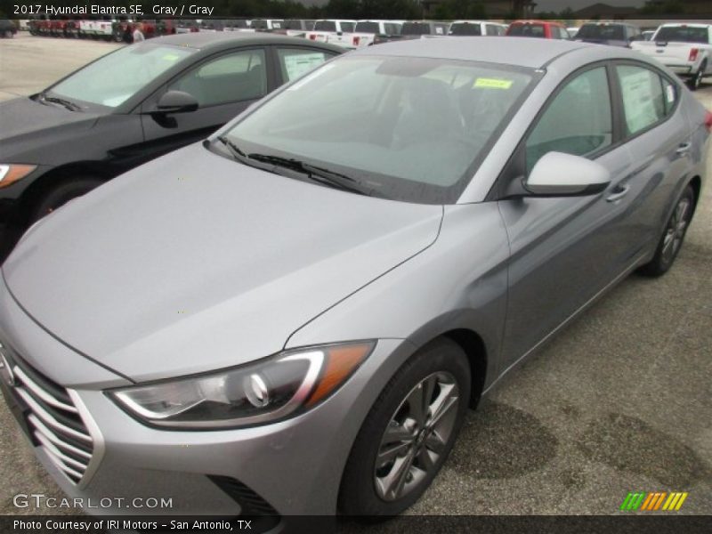 Gray / Gray 2017 Hyundai Elantra SE