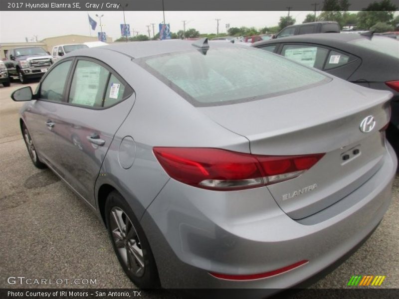 Gray / Gray 2017 Hyundai Elantra SE