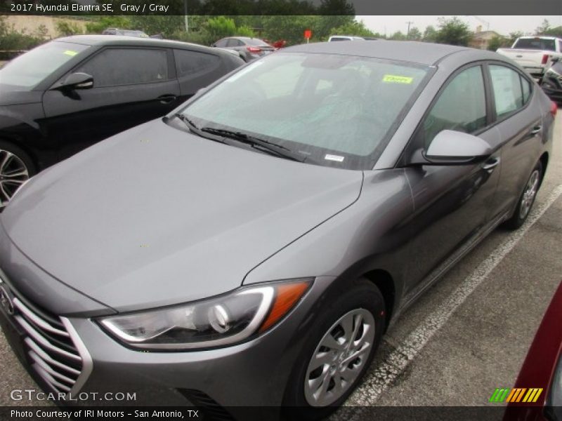 Gray / Gray 2017 Hyundai Elantra SE