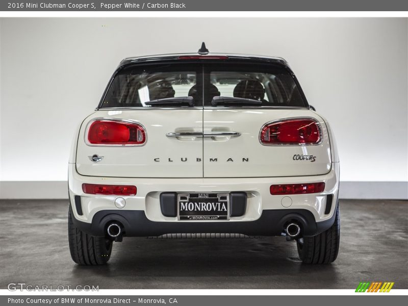Pepper White / Carbon Black 2016 Mini Clubman Cooper S