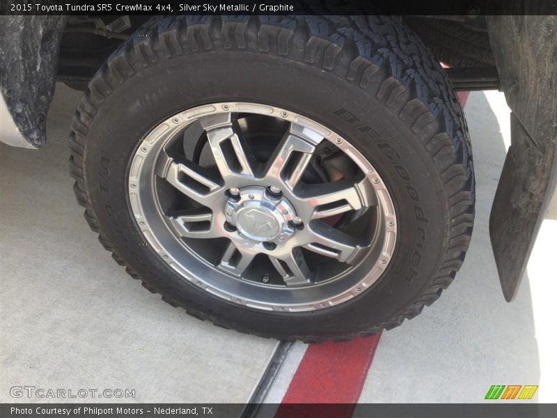Silver Sky Metallic / Graphite 2015 Toyota Tundra SR5 CrewMax 4x4