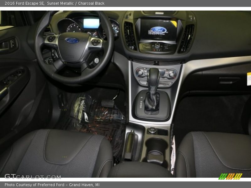 Sunset Metallic / Charcoal Black 2016 Ford Escape SE