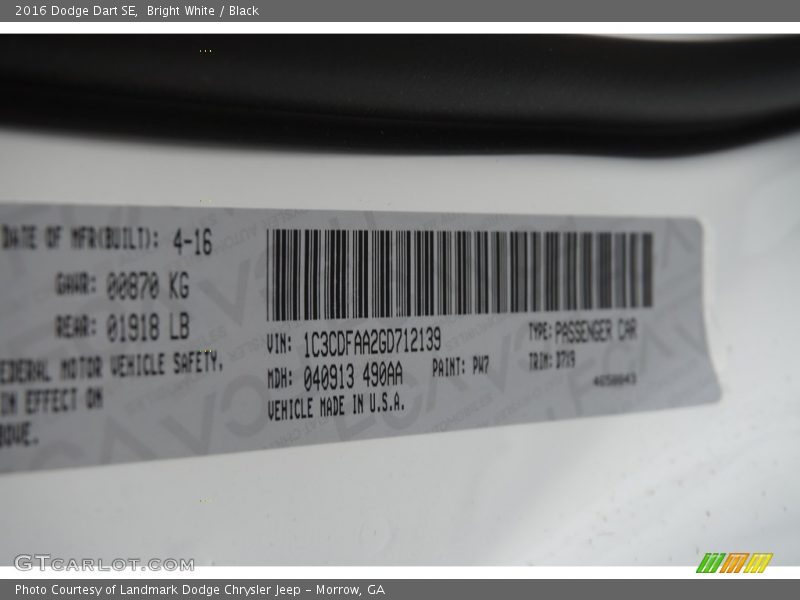 Bright White / Black 2016 Dodge Dart SE