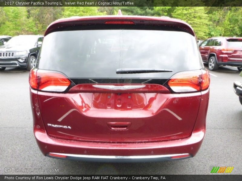 Velvet Red Pearl / Cognac/Alloy/Toffee 2017 Chrysler Pacifica Touring L