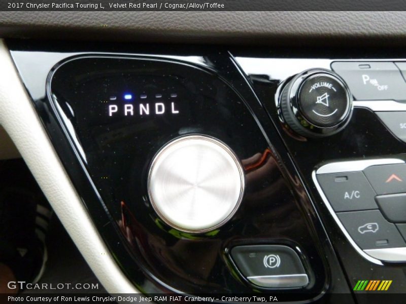 Velvet Red Pearl / Cognac/Alloy/Toffee 2017 Chrysler Pacifica Touring L