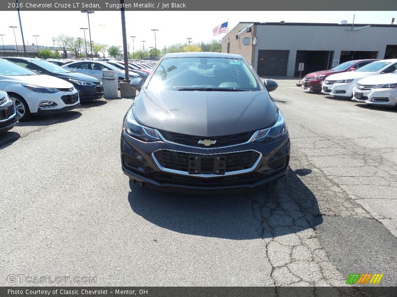 Tungsten Metallic / Jet Black 2016 Chevrolet Cruze LT Sedan