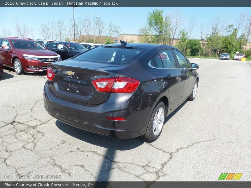 Tungsten Metallic / Jet Black 2016 Chevrolet Cruze LT Sedan