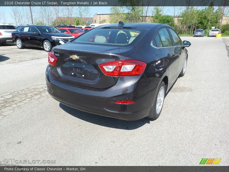 Tungsten Metallic / Jet Black 2016 Chevrolet Cruze LT Sedan